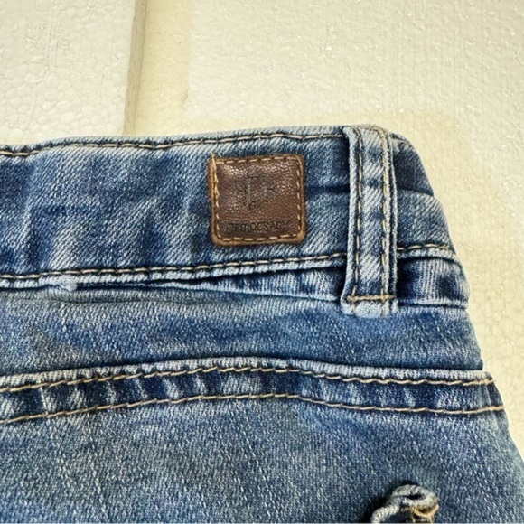 Democracy Flex-ellent Jeans EUC Womens sz 4 Distressed Patch Sequin Blue Denim - Picture 7 of 9